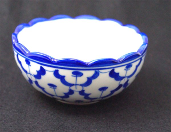 画像1: ブルー/ホワイト　花形　丸小鉢 (1)